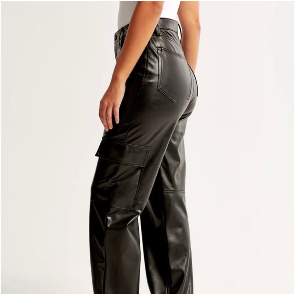 Abercrombie & Fitch 90's Relaxed Black Vegan Leather Pants Size 29/8